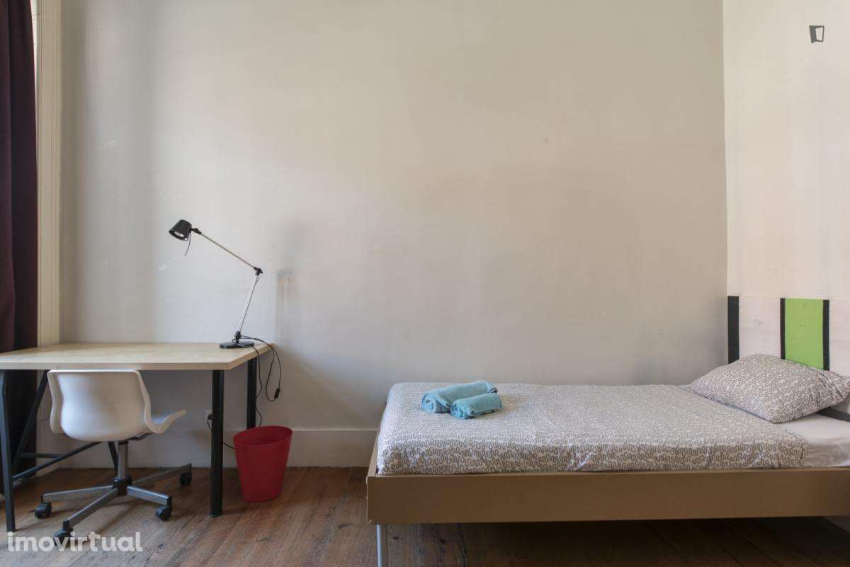 Quarto - localizado em Intendente Lisbon - Grande imagem: 3/17