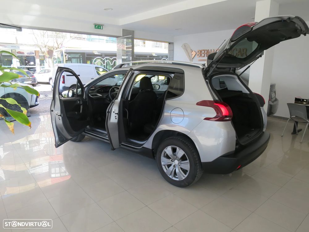 Peugeot 2008 1.2 PureTech Style - 8