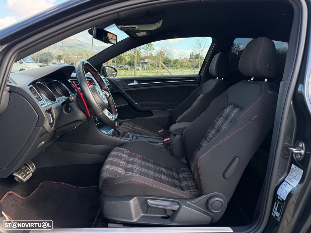 VW Golf GTI BlueMotion DSG - 22