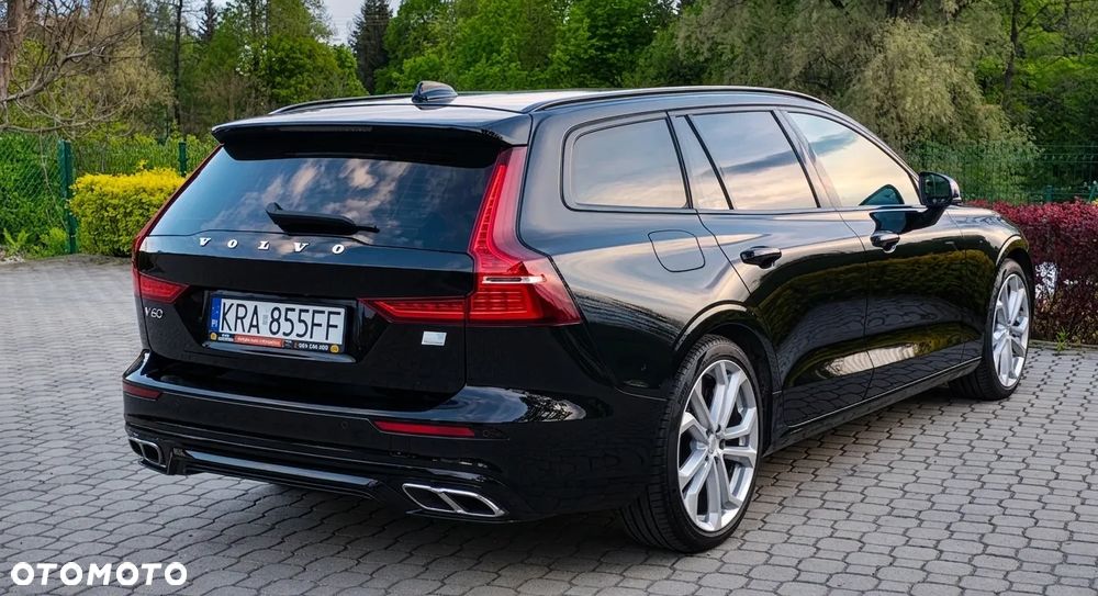 Volvo V60 T6 AWD Plug-In Hybrid Ultra Dark - 6