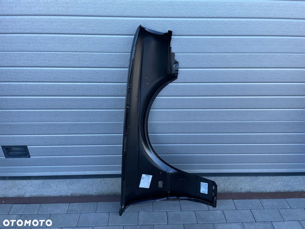 BŁOTNIK PRZEDNI LEWY BMW3 E30  1982-1987 - NOWY - 4