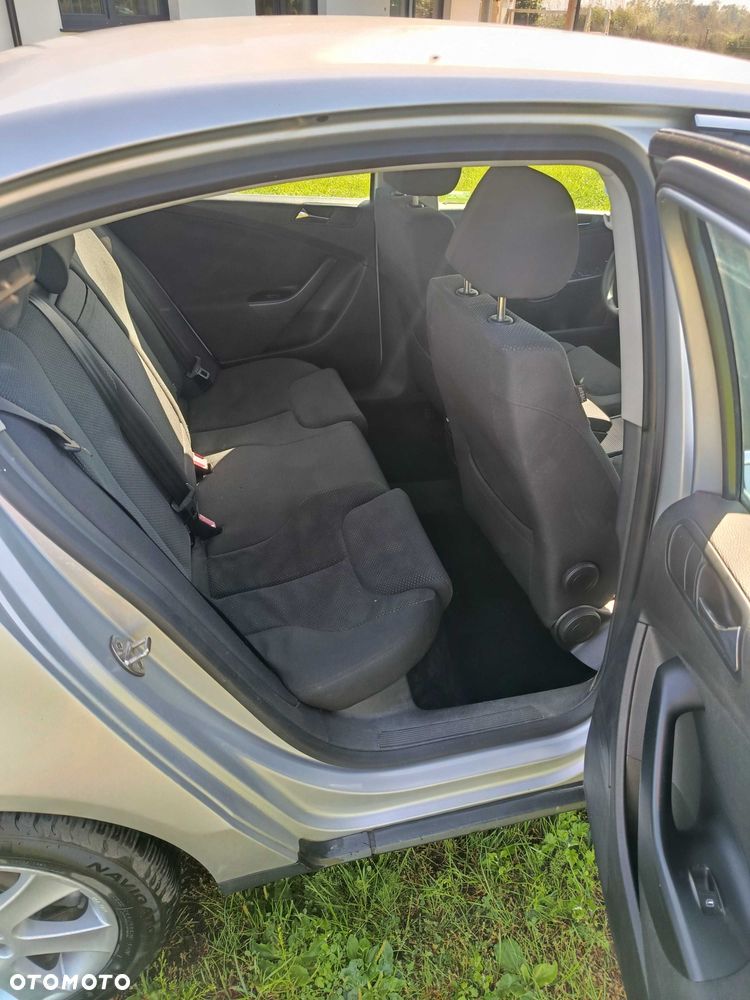 Volkswagen Passat - 2