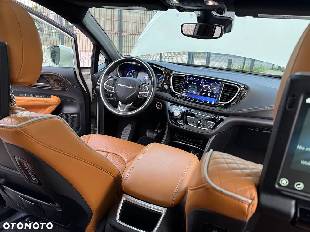 Chrysler Pacifica - 13