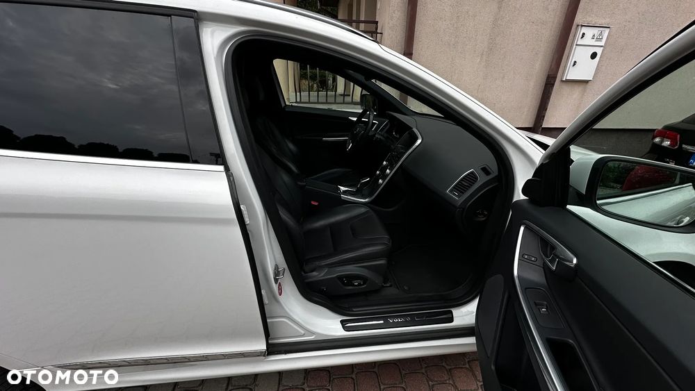 Volvo XC 60 D4 AWD Summum - 17