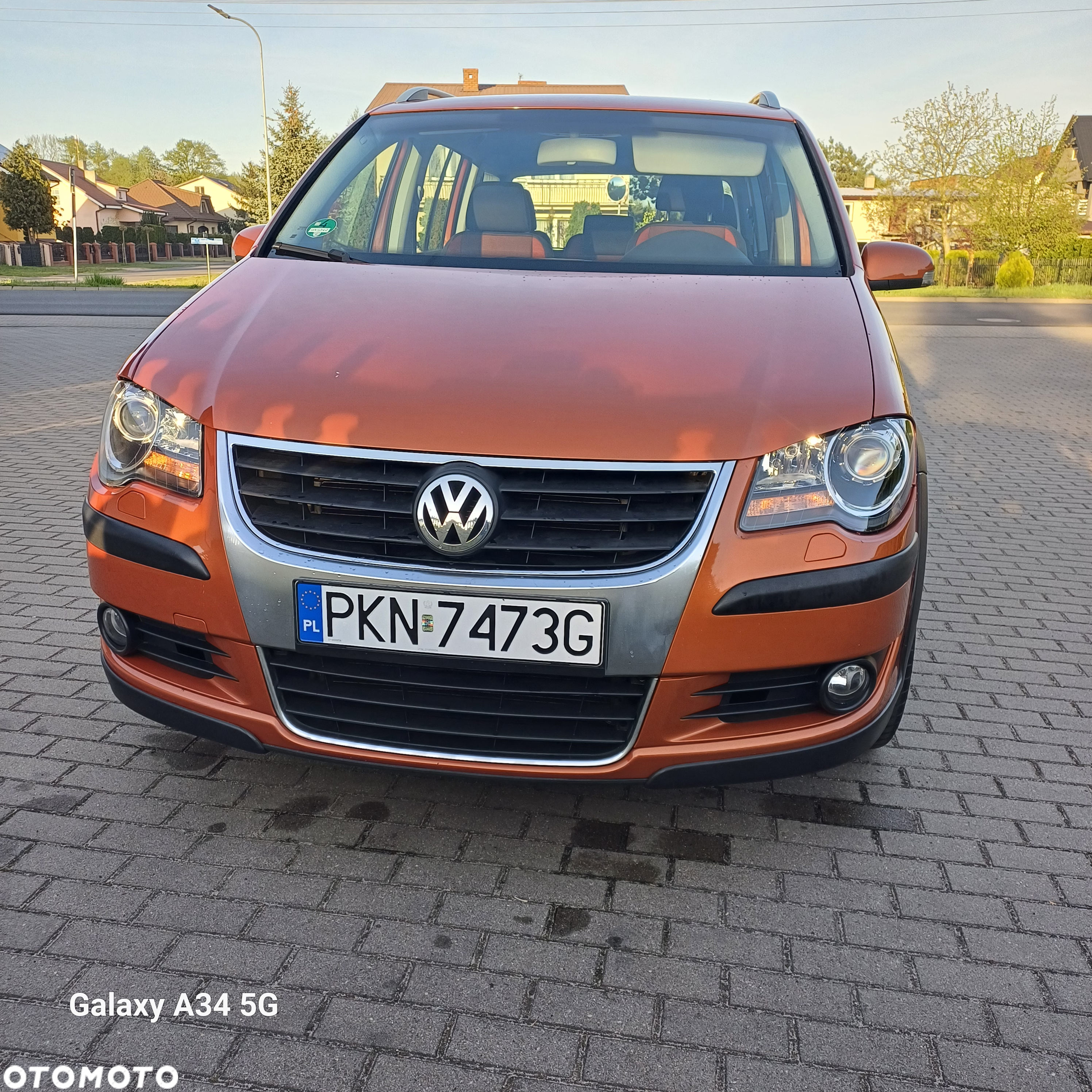 Volkswagen Touran 1.9 TDI DPF Cross DSG - 2