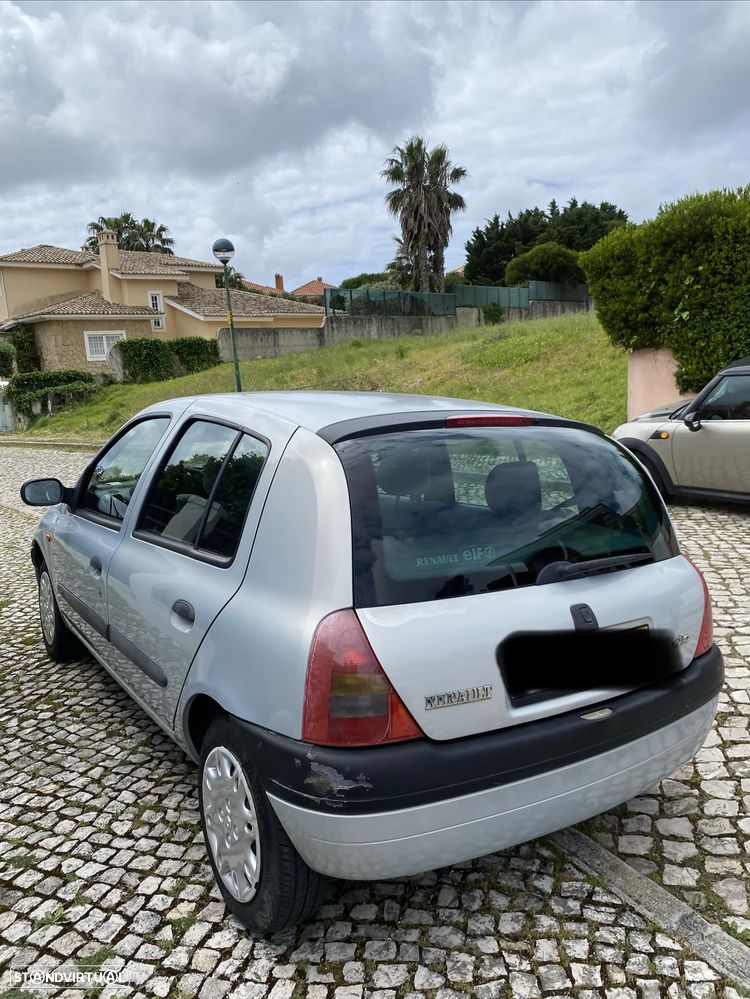 Renault Clio - 2