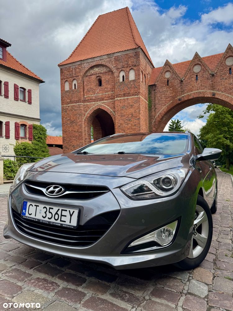 Hyundai i40 i40cw 1.7 CRDi Automatik Fifa World Cup Edition Gold - 17