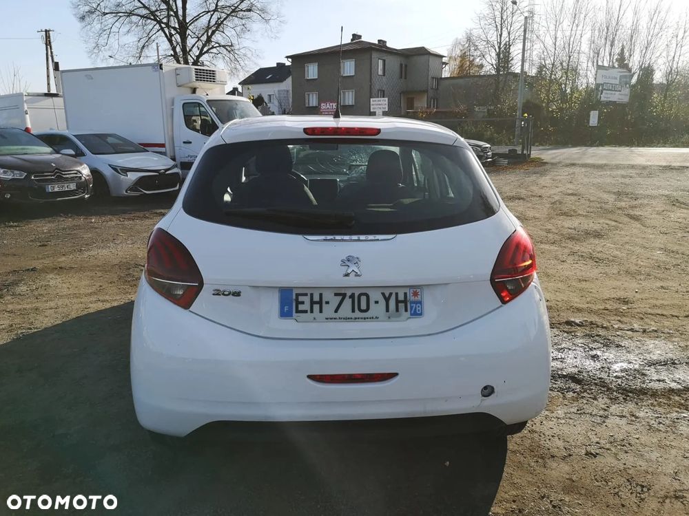 Peugeot 208 - 22