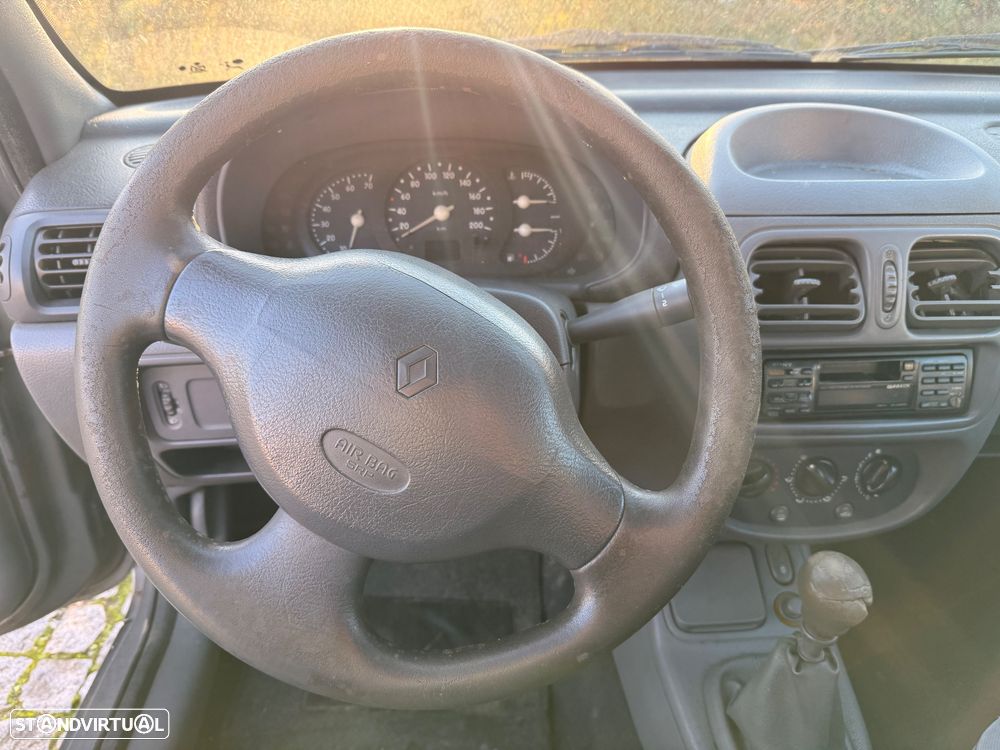 Renault Clio 1.2 RN - 6