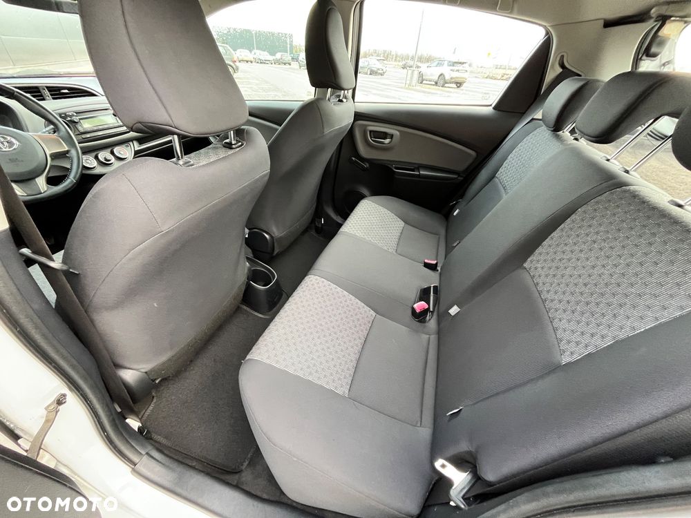 Toyota Yaris - 10