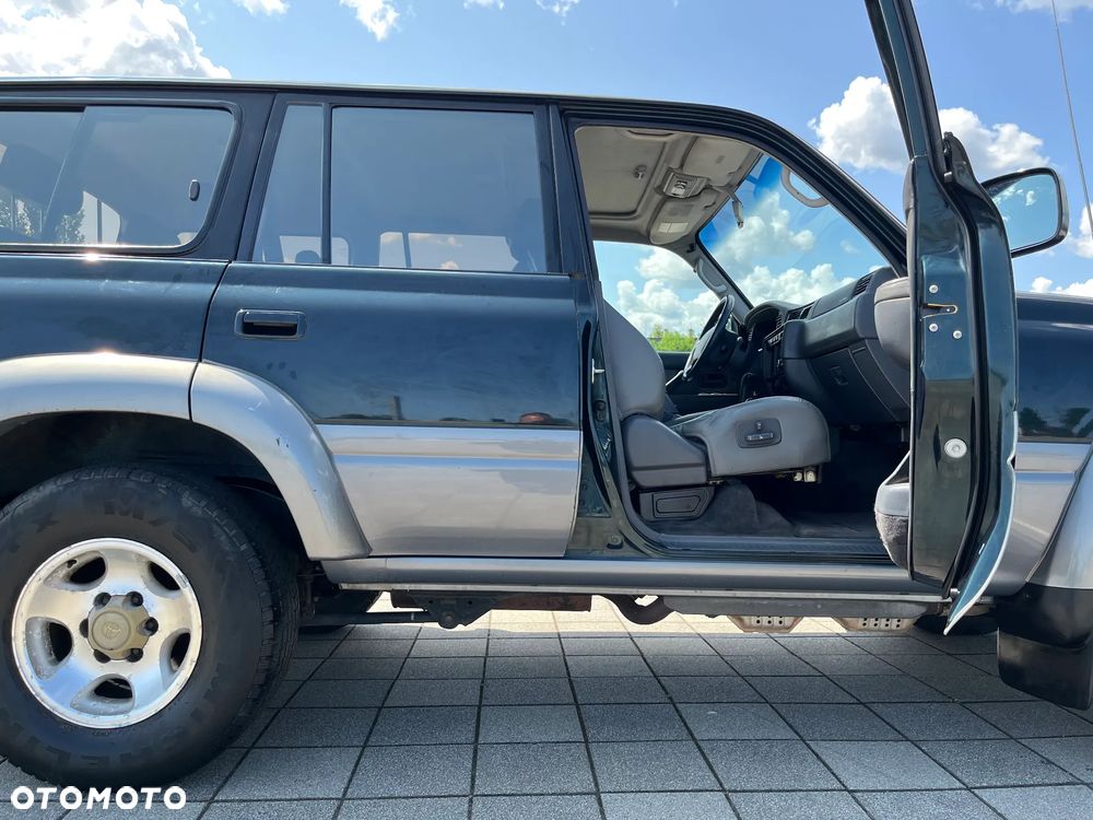 Toyota Land Cruiser - 1