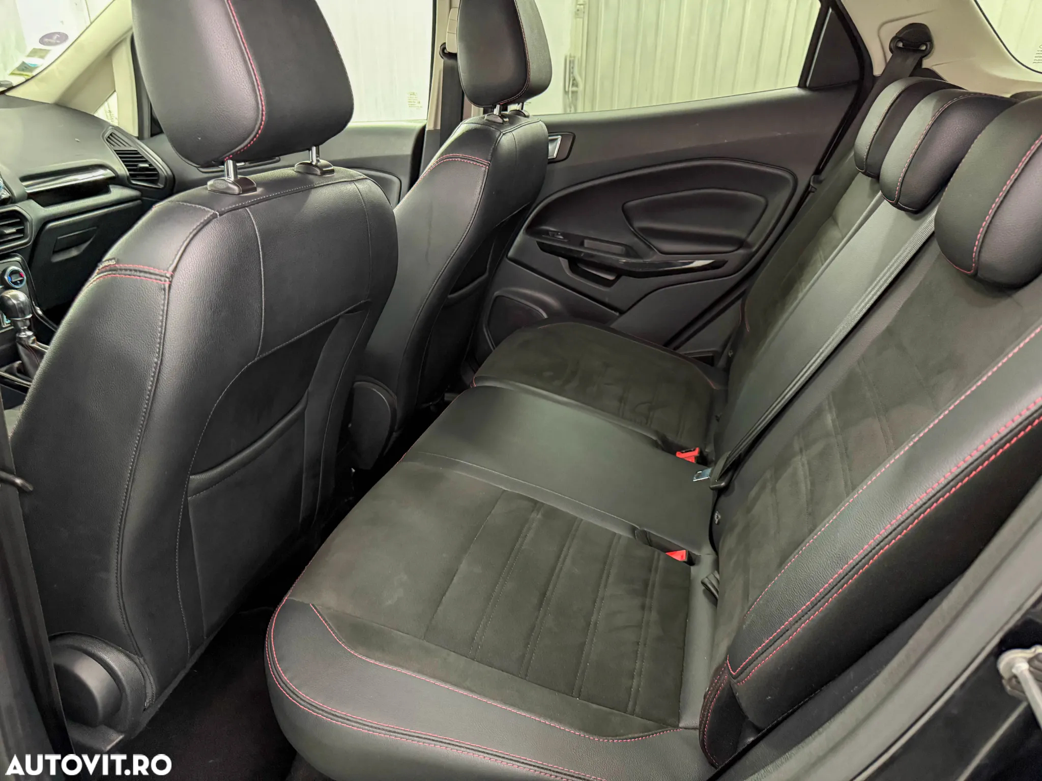 Ford EcoSport 1.0 EcoBoost ST-LINE - 26
