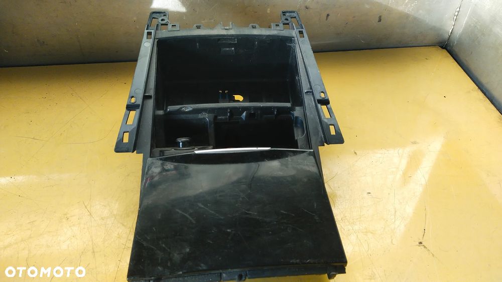 A2126802110 UCHWYT NA KUBKI POPIELNICZKA MERCEDES W212 - 4