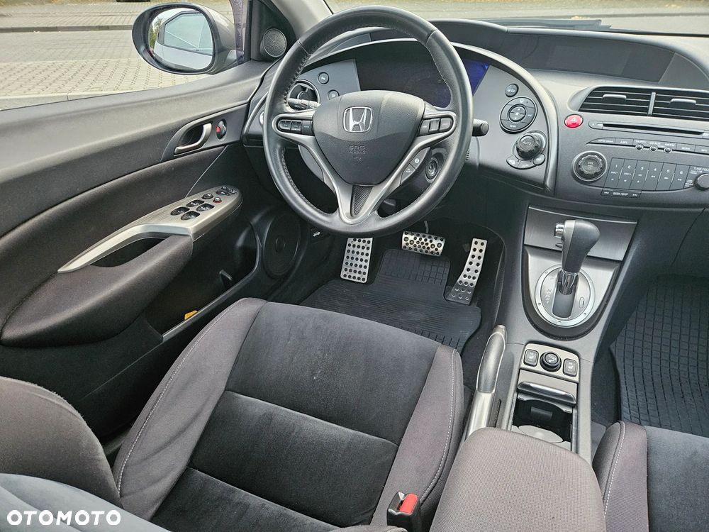 Honda Civic 1.8 Executive - 10