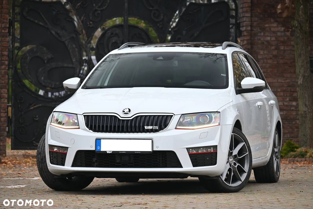 Skoda Octavia Combi 2.0 TDI DSG RS - 3
