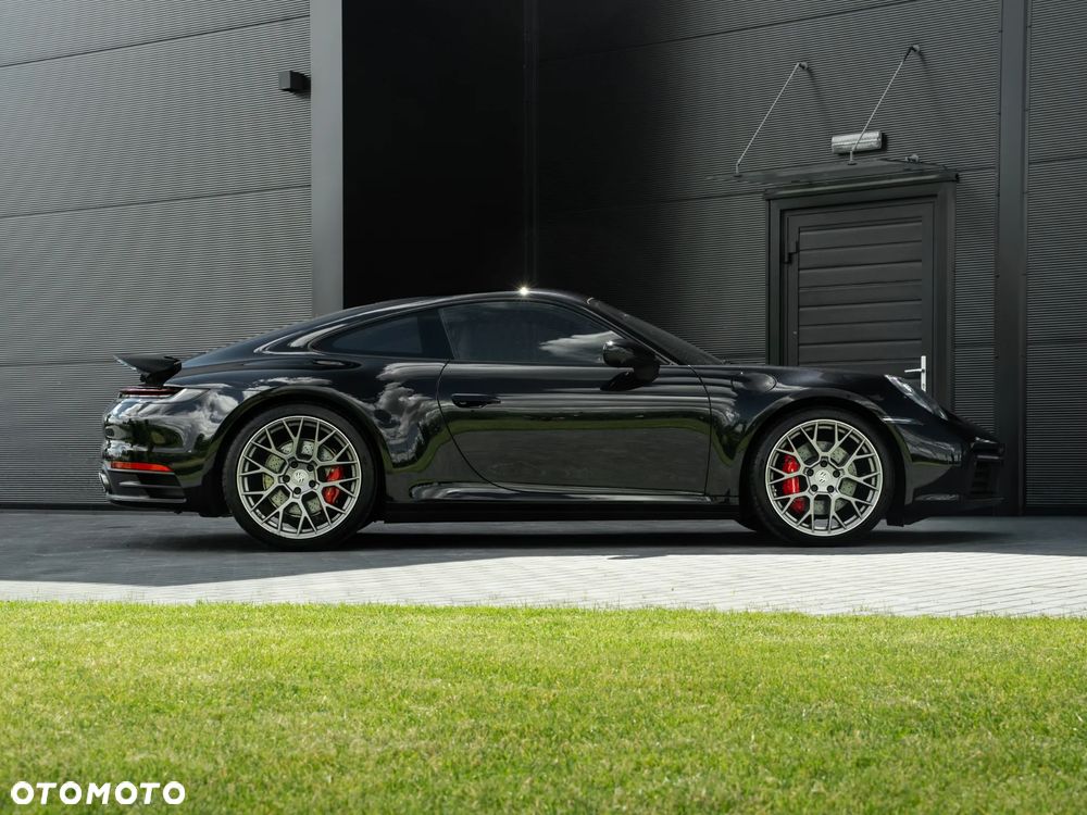 Porsche 911 Carrera 4S - 33