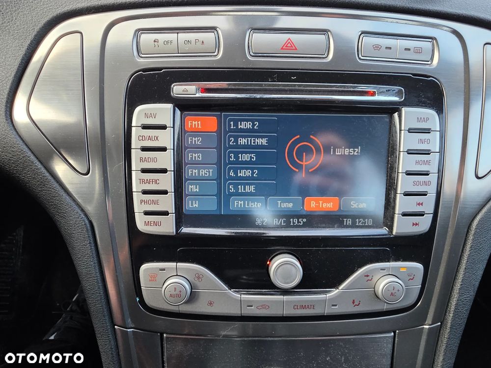 Ford Mondeo 2.3 Ghia - 24