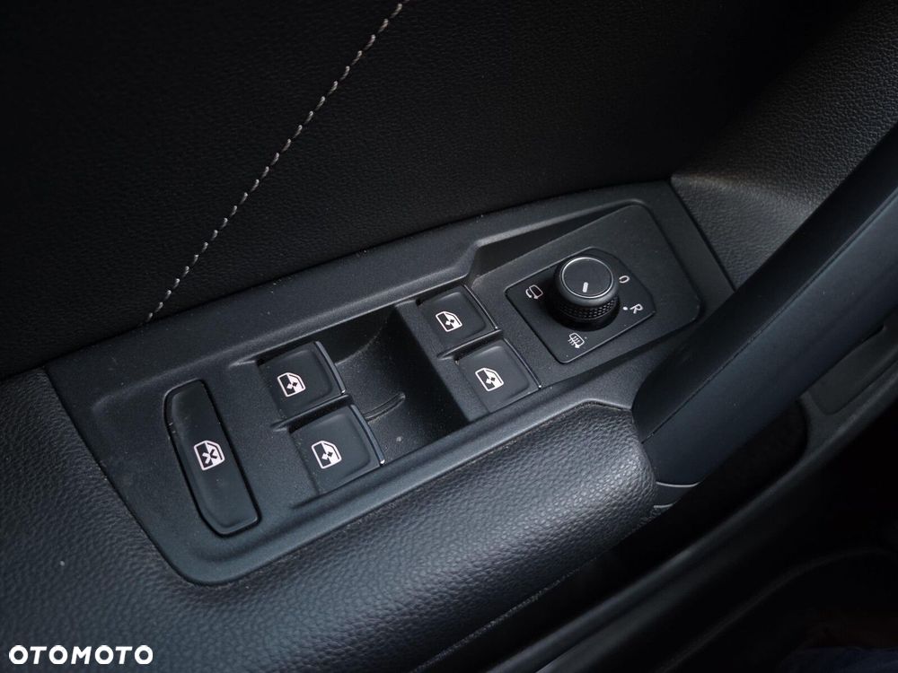 Volkswagen Tiguan 2.0 TDI SCR 4Mot R-Line DSG - 25