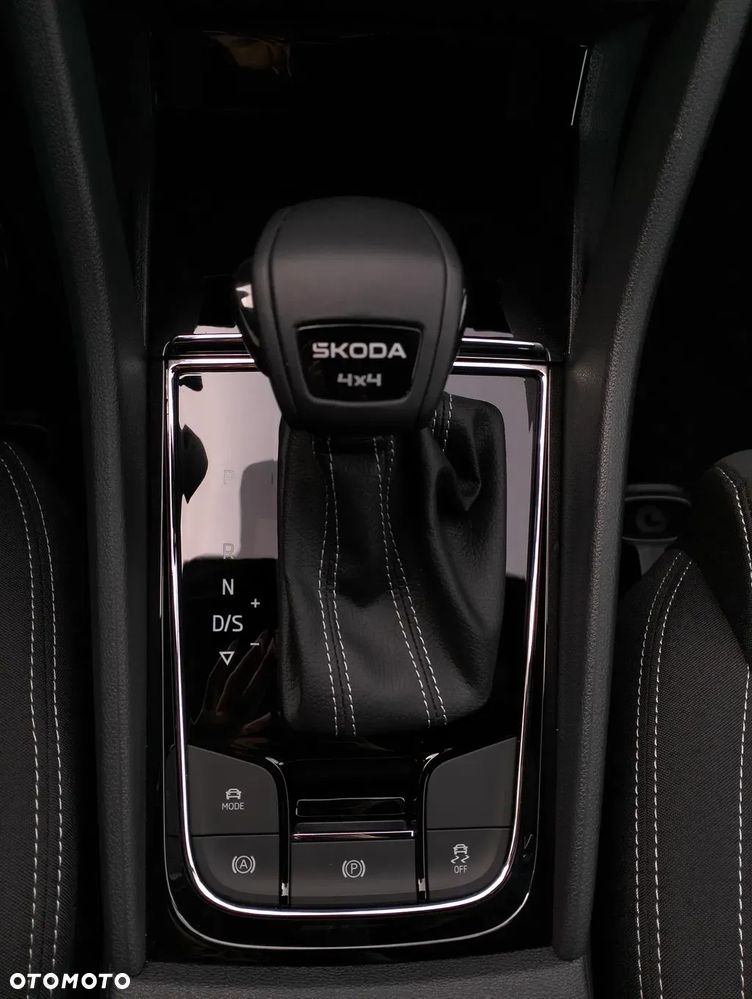Skoda Karoq 2.0 TSI 4x4 Sportline DSG - 20