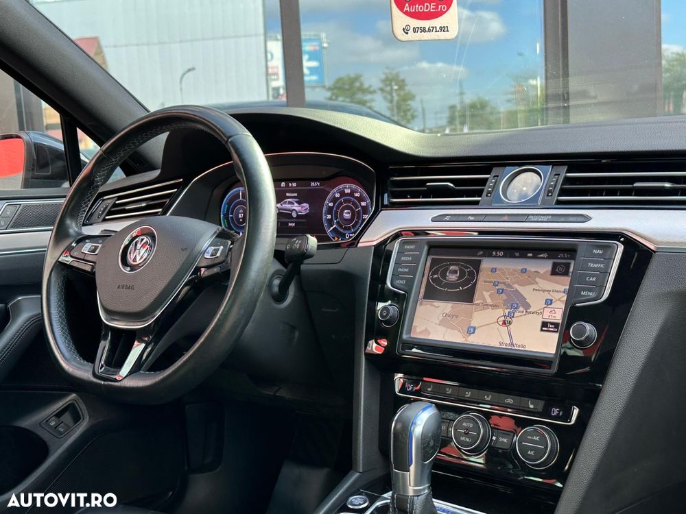 Volkswagen Passat - 11