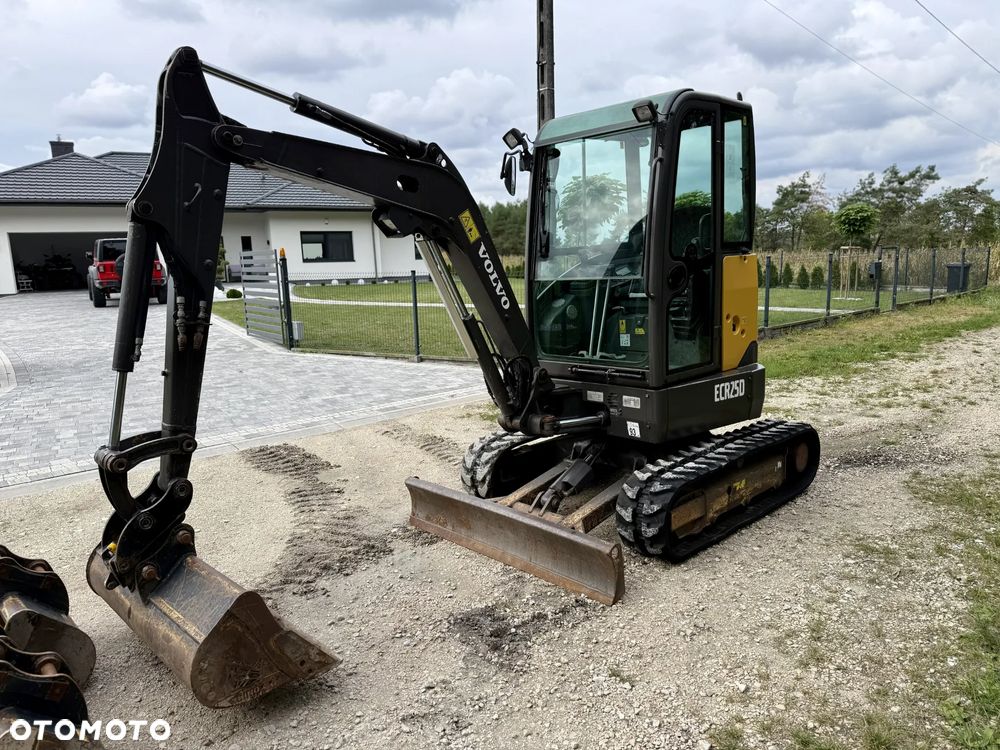 Volvo ECR25D - 10