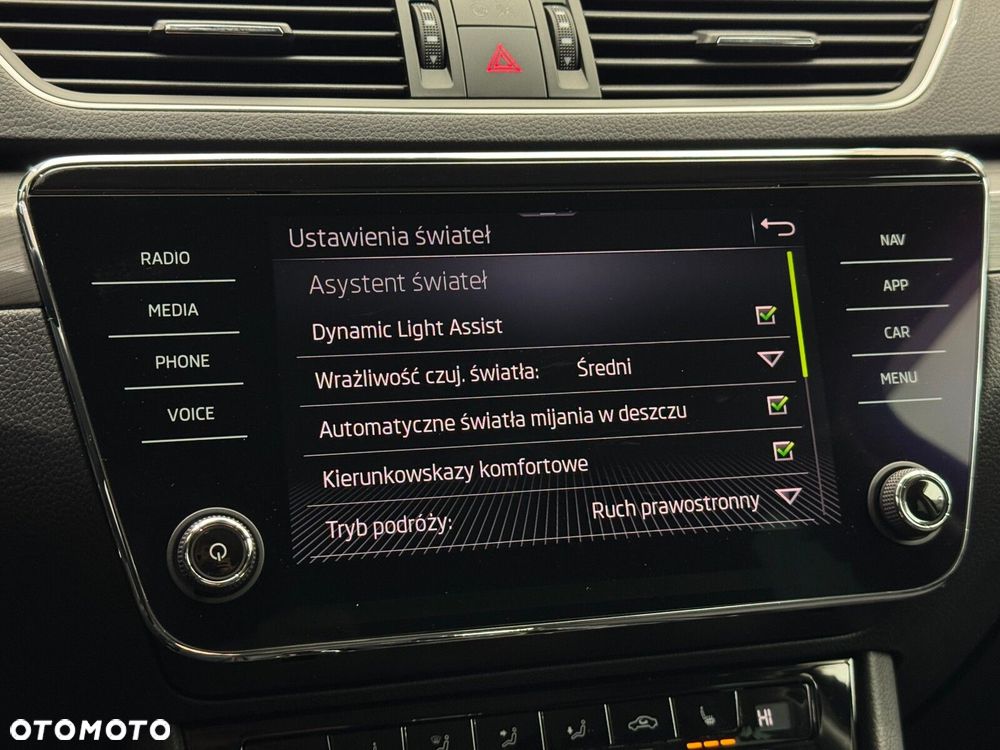 Skoda Superb 2.0 TDI SCR Style DSG - 31