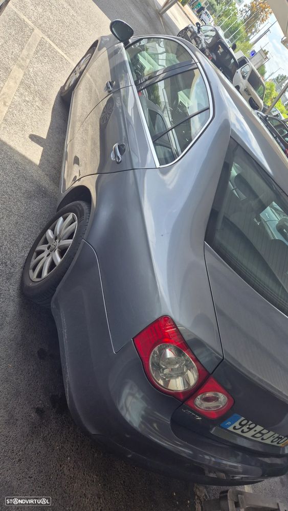 VW Jetta 1.9 TDi Confortline - 3