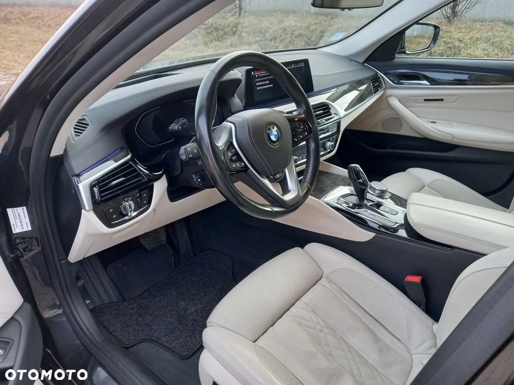 BMW Seria 5 530i xDrive Luxury Line - 6