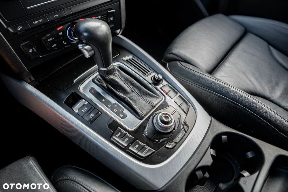 Audi Q5 3.2 FSI Quattro S tronic - 28