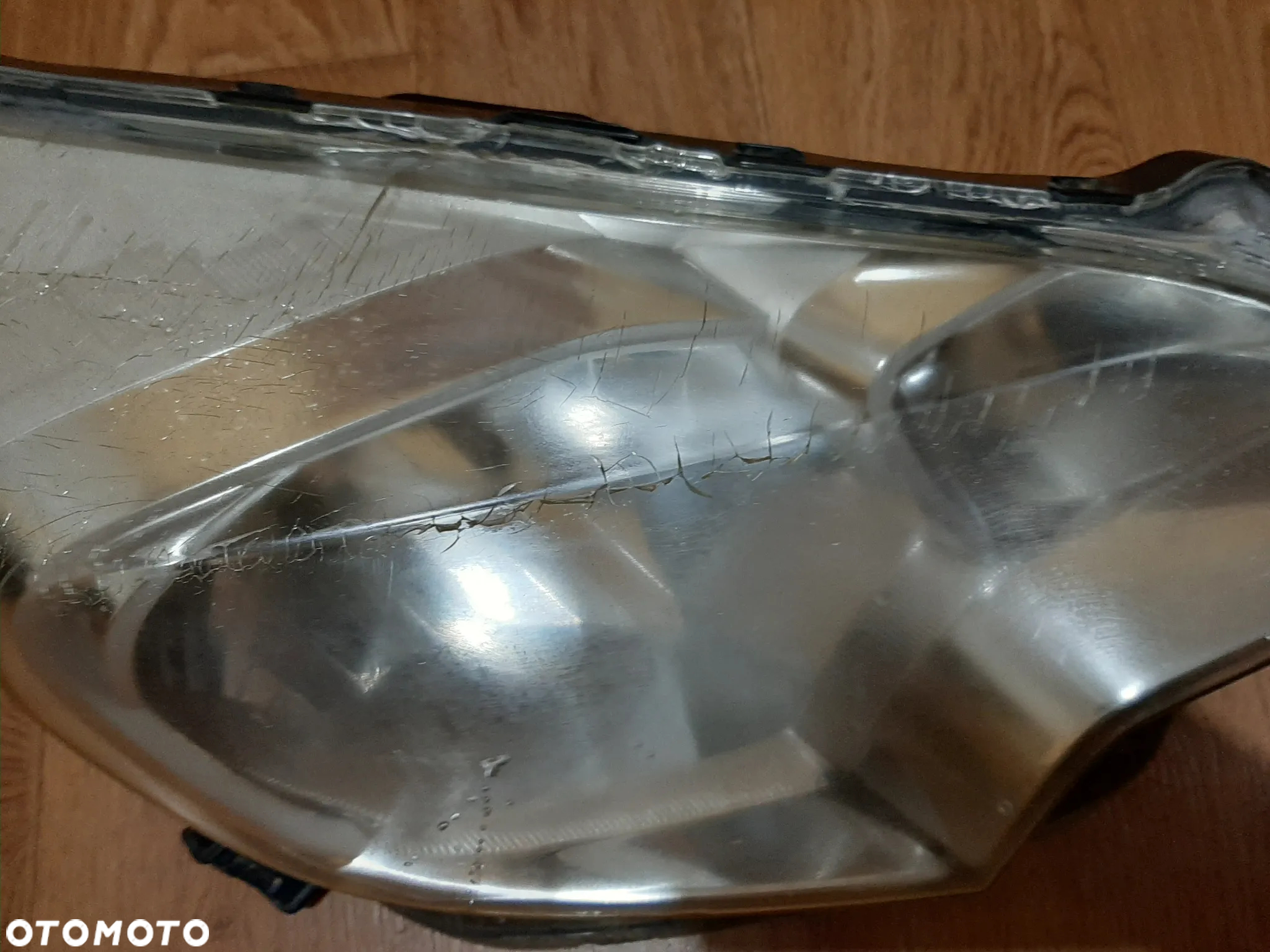 Lampa prawy przód Reflektor Toyota Verso-S - 3