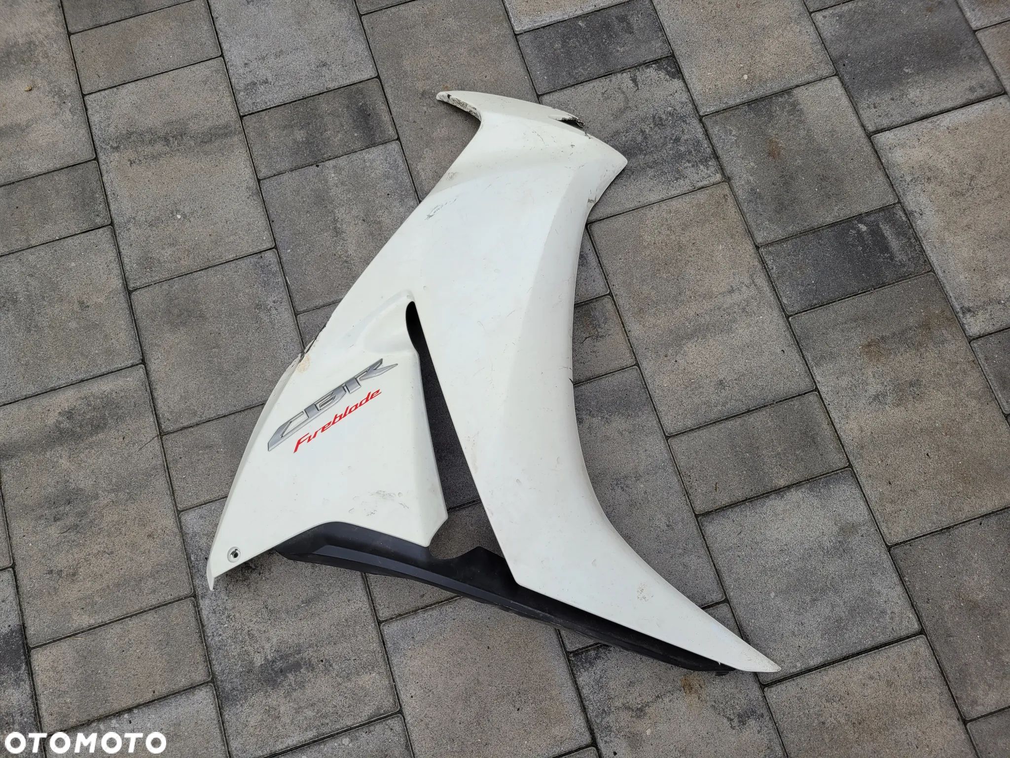 Owiewka, osłona prawa, bok, boczek prawy, wypełnienie owiewki prawe Honda CBR 1000  SC59 12-16 - 1