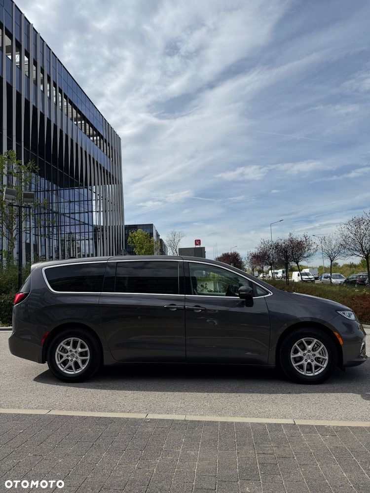 Chrysler Pacifica - 20