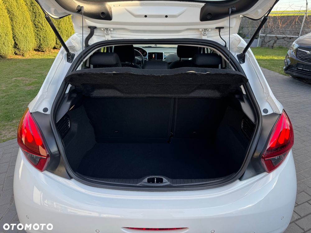 Peugeot 208 PureTech 82 Stop & Start Signature - 17