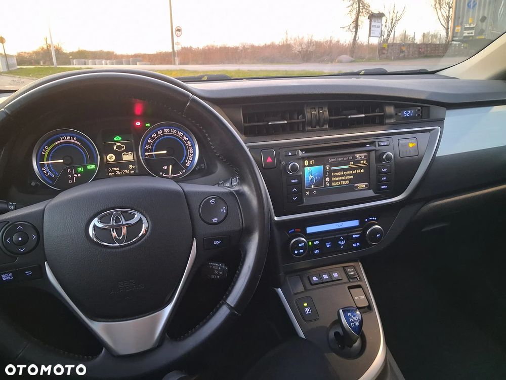 Toyota Auris - 16