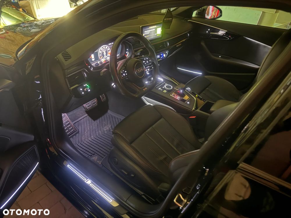 Audi A4 Limousine - 12
