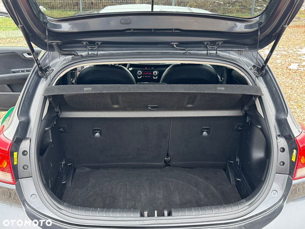 Kia Rio 1.0 T-GDI 100 Dream-Team Edition - 20