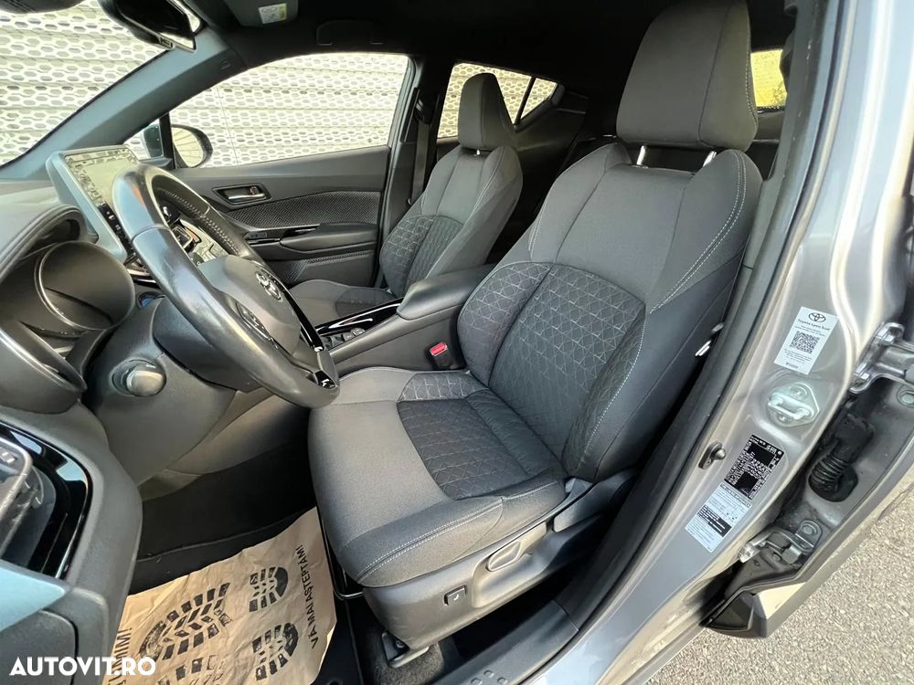 Toyota C-HR 2.0 Hybrid Team Deutschland - 10