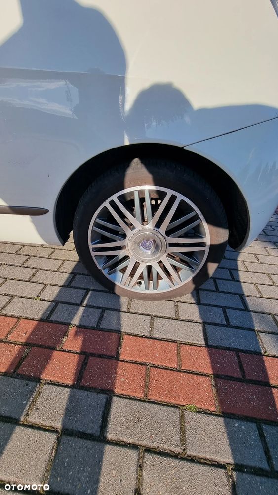 Lancia Ypsilon 1.4 S MomoDesign (5 os.) - 22