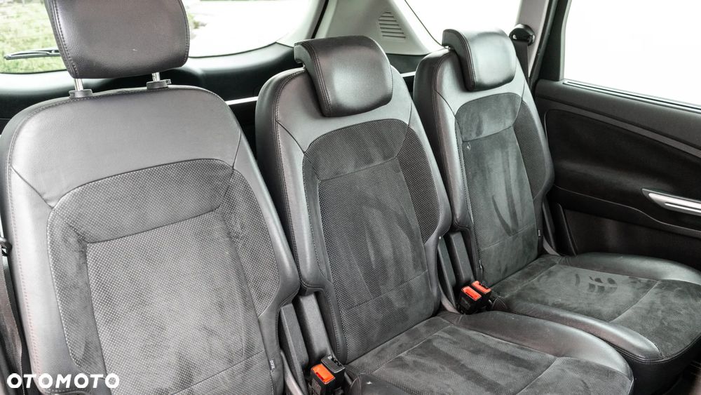 Ford S-Max 2.5 Titanium - 24