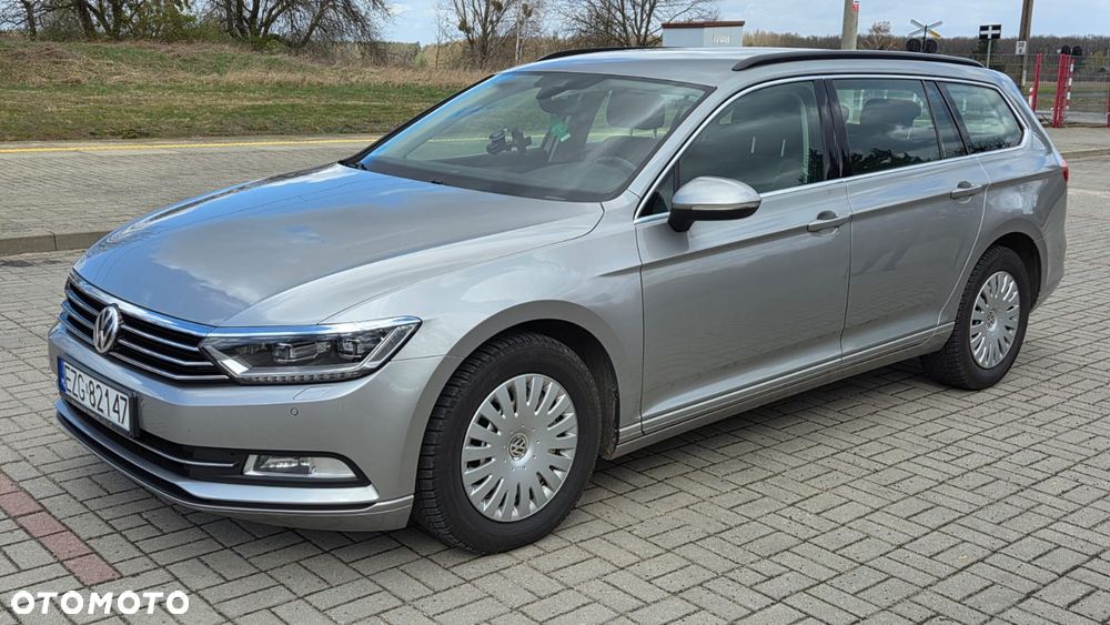 Volkswagen Passat 2.0 TDI SCR Comfortline - 16