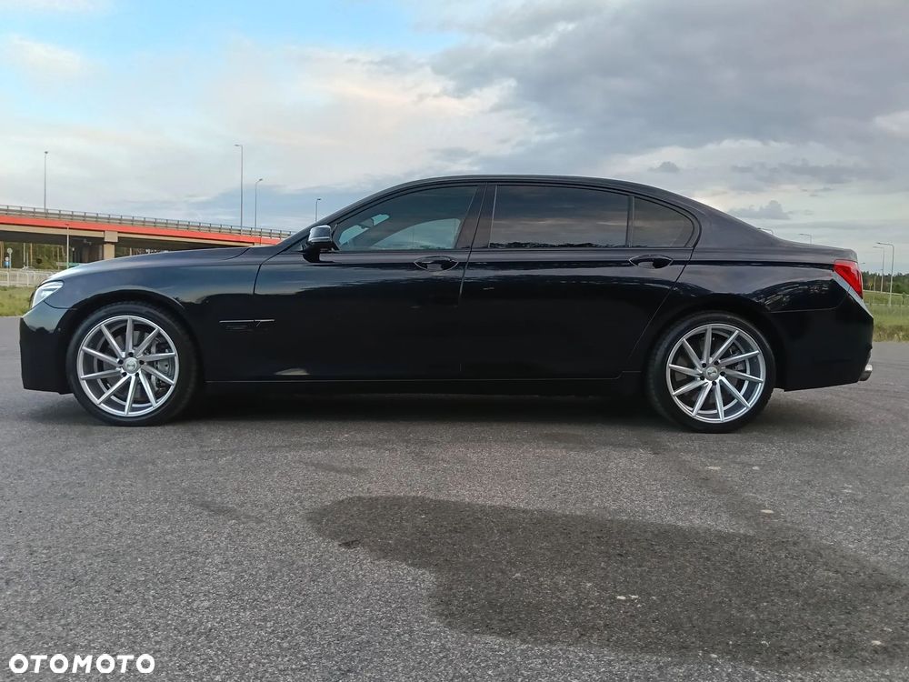 BMW Seria 7 - 12