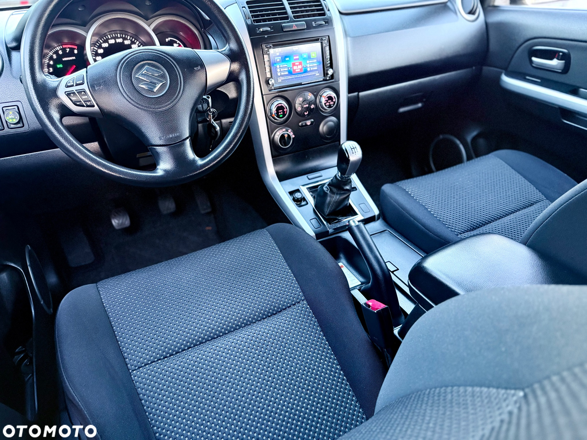 Suzuki Grand Vitara 2.0 De luxe - 22
