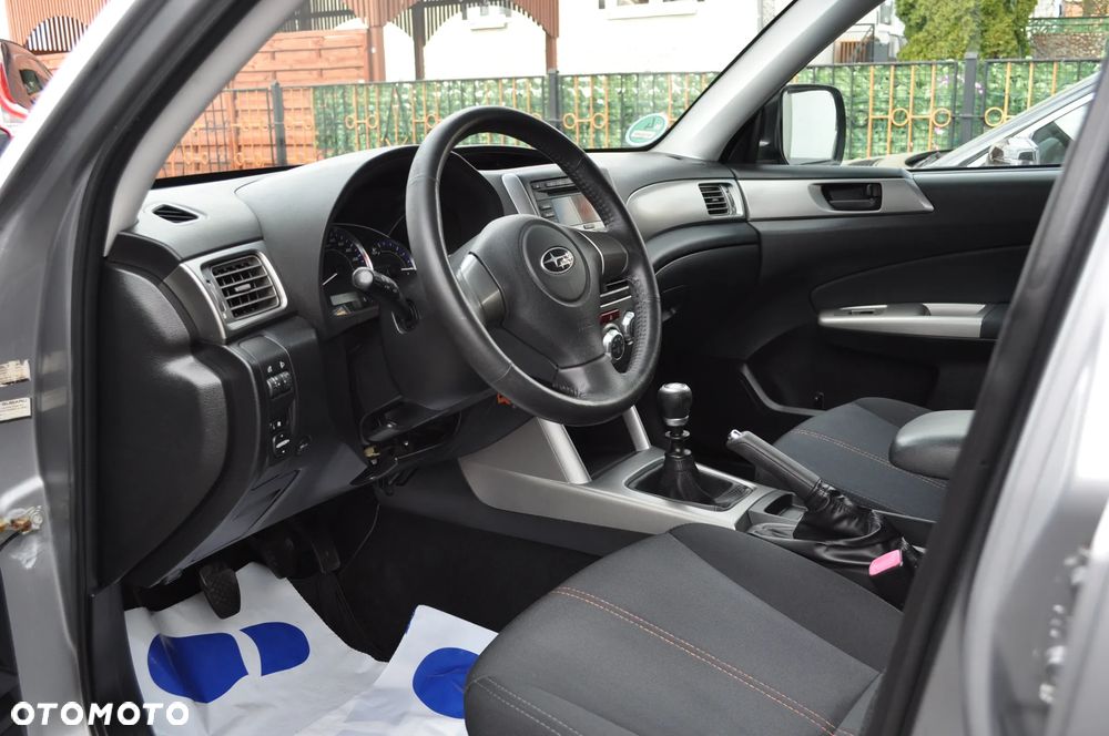 Subaru Forester 2.0D Exclusive - 11