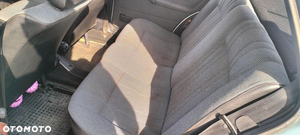 Volkswagen Golf 1.6 CL D - 5