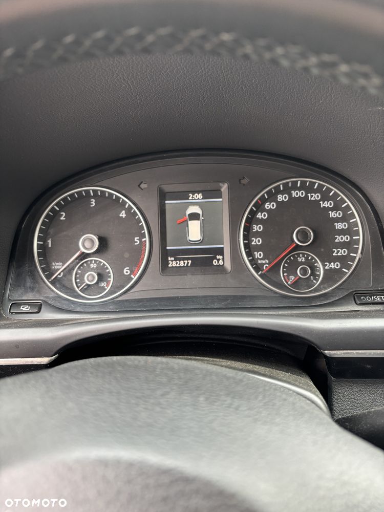 Volkswagen Touran - 23