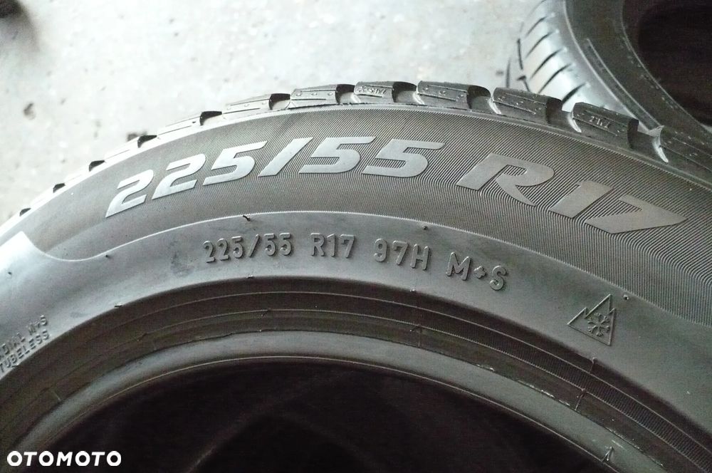 PIRELLI Sottozero 3 225/55R17 6,3mm 2024 - 2