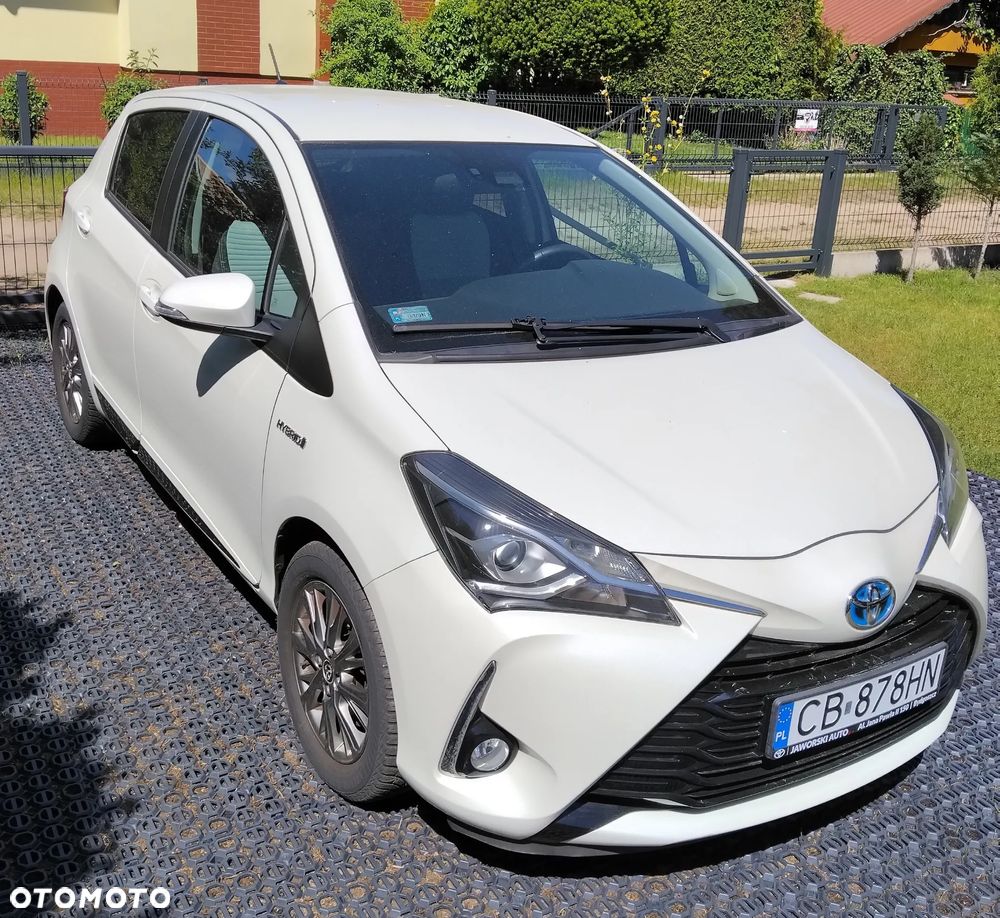 Toyota Yaris Hybrid 100 Active EU6 - 1