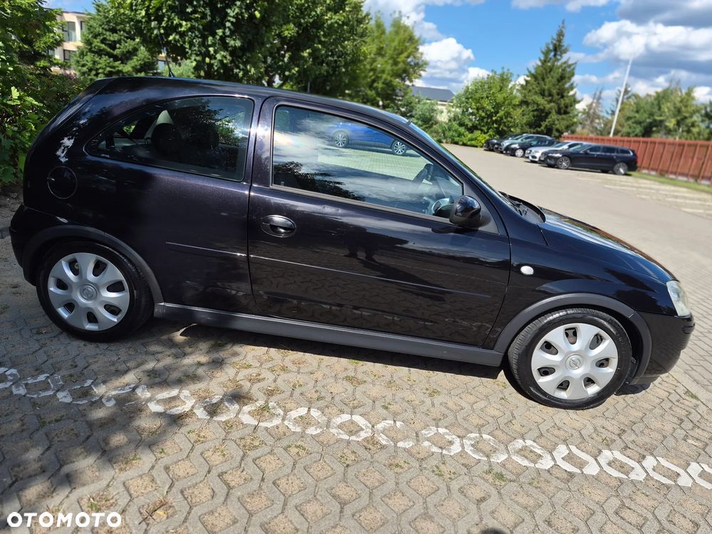 Opel Corsa 1.2 16V Limited Edition - 4