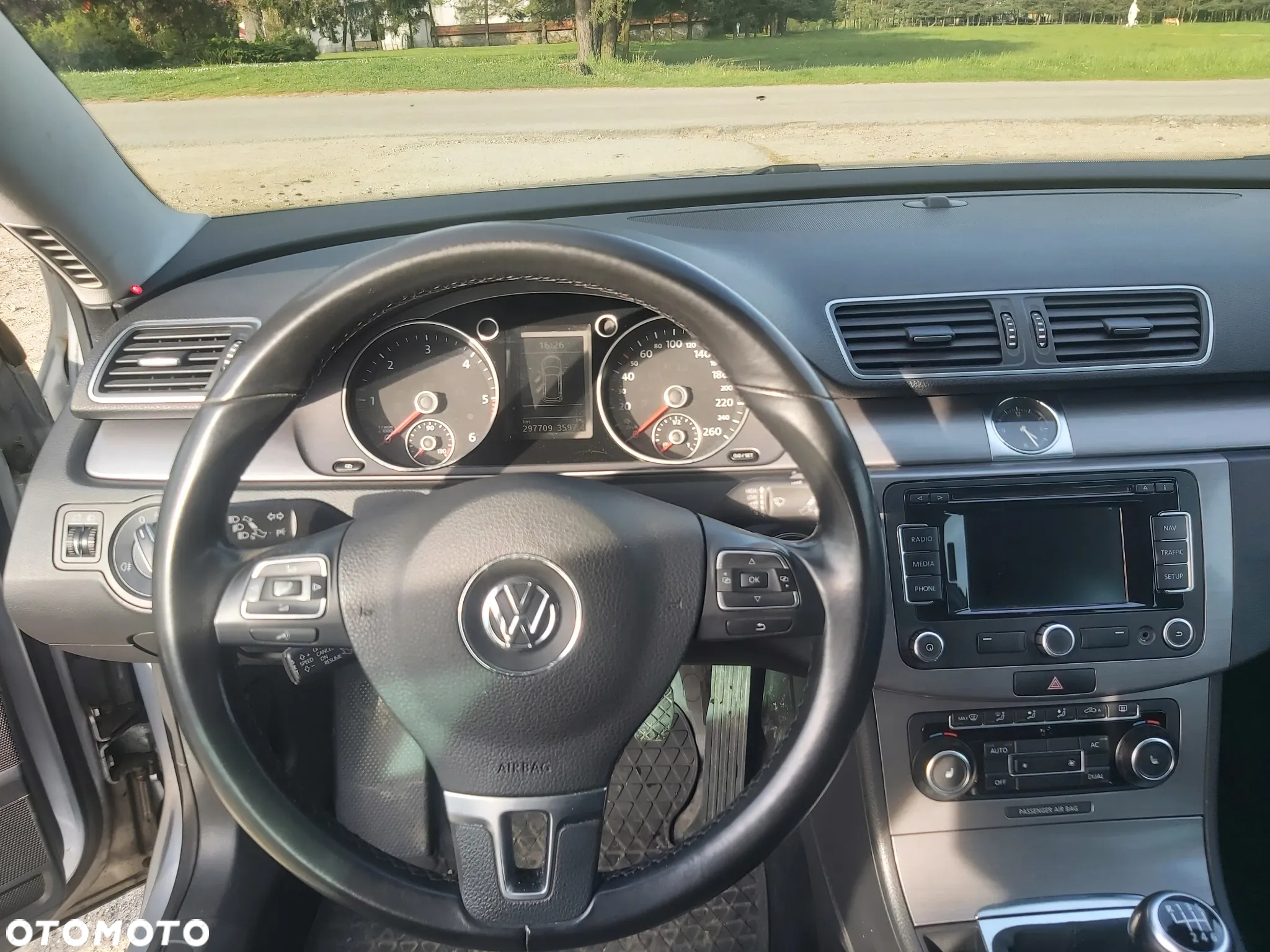 Volkswagen Passat 2.0 TDI DPF Comfortline - 11