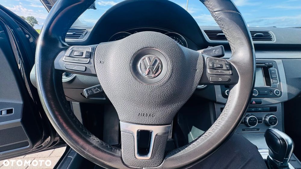 Volkswagen Passat 2.0 TDI DSG BlueMotion Technology Comfortline - 17